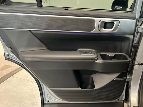 Used 2024 Hyundai Santa Fe Limited image 19