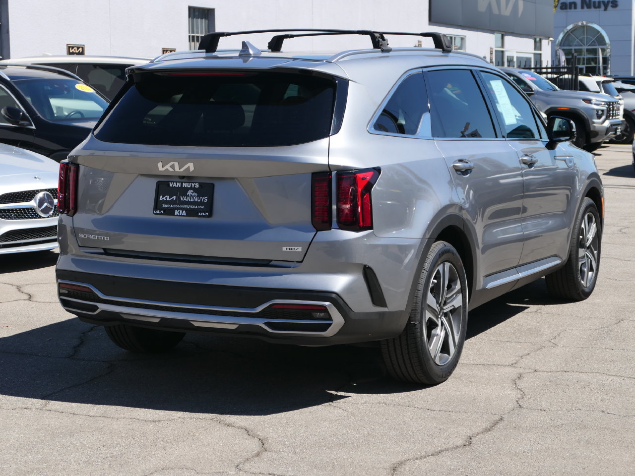 Used 2023 Kia Sorento EX w/ Panoramic Sunroof Package AWD/4WD image 3