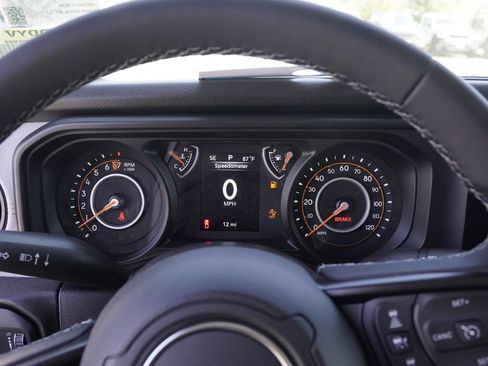 New 2026 Jeep Gladiator Sport AWD/4WD image 13