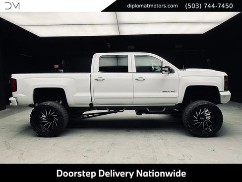 Used 2017 Chevrolet Silverado 2500 LT AWD/4WD image 8
