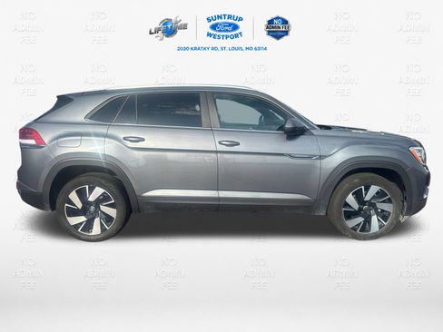 Used 2025 Volkswagen Atlas Cross Sport SE AWD/4WD image 4