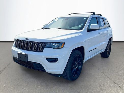 Certified 2020 Jeep Grand Cherokee Altitude image 3