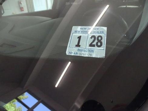 Used 2023 GMC Acadia SLT w/ Preferred Package AWD/4WD image 28