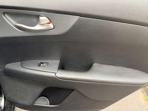 Used 2021 Kia Forte LXS FWD image 33