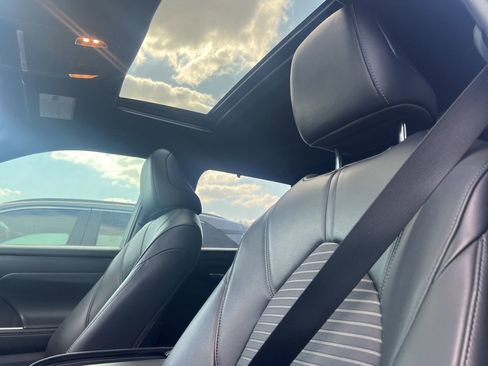 Used 2022 Toyota Highlander XSE image 9