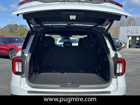 New 2026 Ford Explorer ST-Line RWD image 18