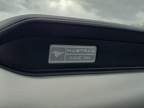Used 2016 Ford Mustang Premium image 30