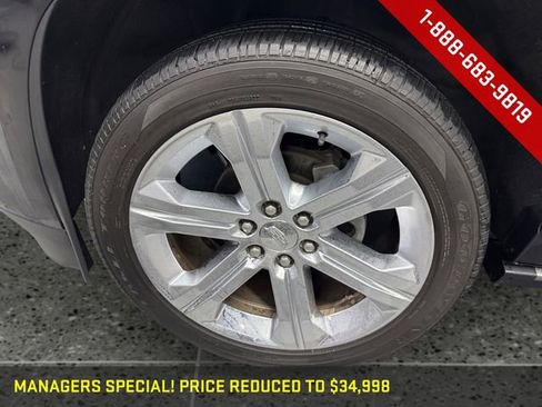 Used 2019 Cadillac Escalade ESV Premium Luxury image 26