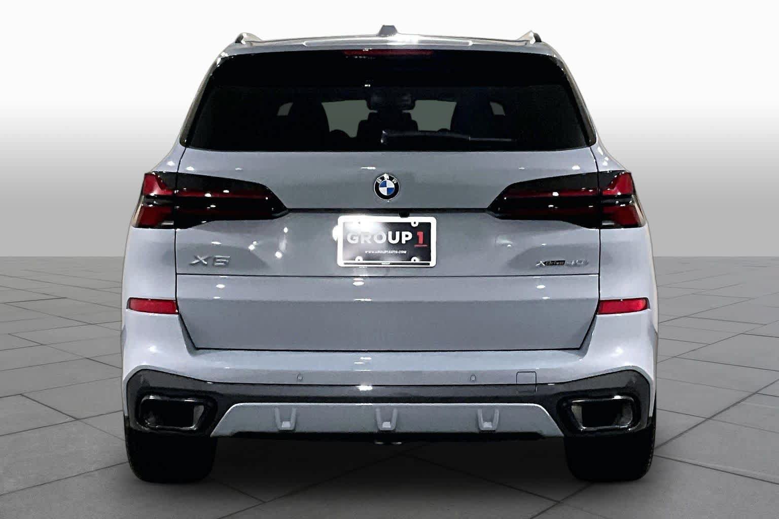 Used 2026 BMW X5 xDrive40i w/ M Sport Package AWD/4WD image 4