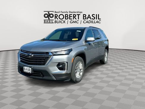 Used 2023 Chevrolet Traverse LT FWD image 4
