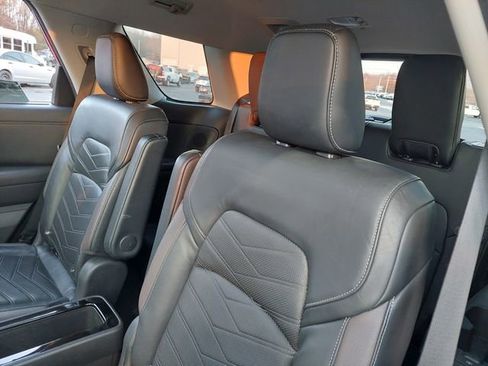 Used 2022 Nissan Pathfinder Platinum w/ Lighting Package (N92) image 36