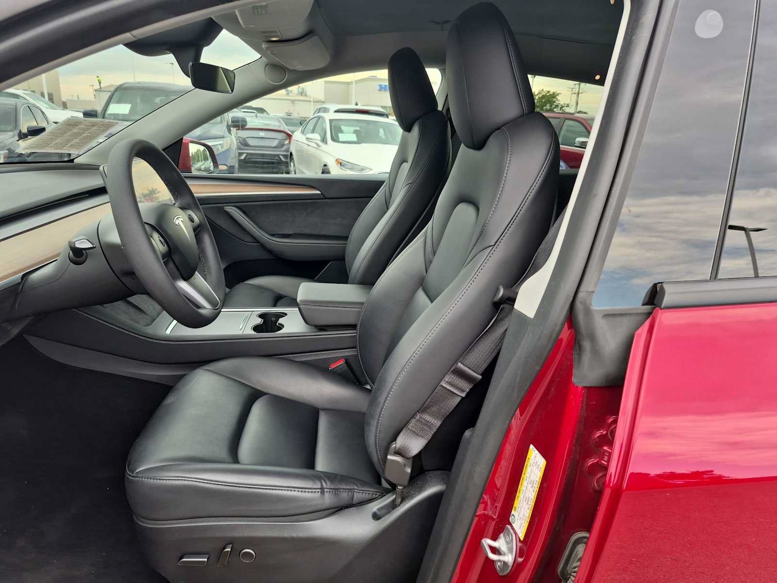 Used 2024 Tesla Model Y Long Range AWD/4WD image 14