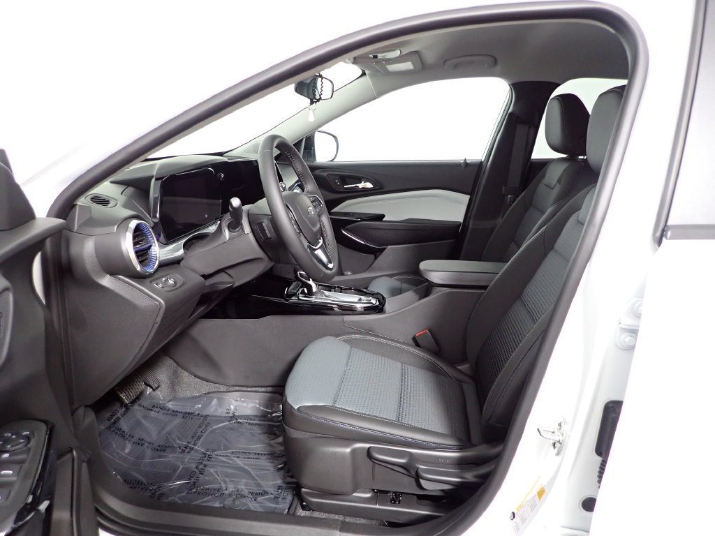 New 2026 Chevrolet Trax LT w/ Midnight Edition FWD image 20