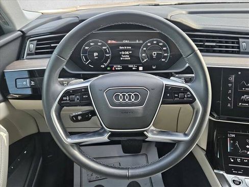 Certified 2024 Audi Q8 e-tron Premium Plus w/ Premium Plus Package AWD/4WD image 19