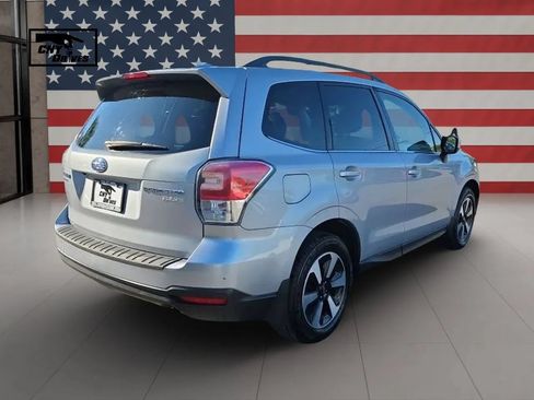 Used 2017 Subaru Forester 2.5i Limited AWD/4WD image 5