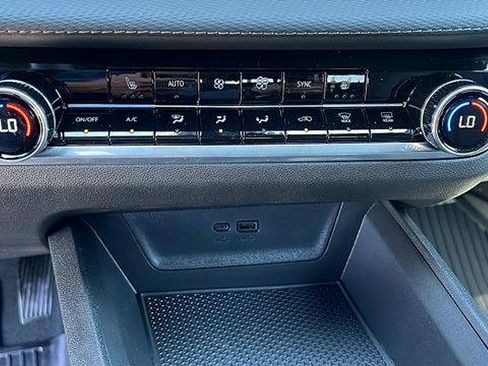 New 2026 Chevrolet Equinox LT w/ Convenience Package II image 21