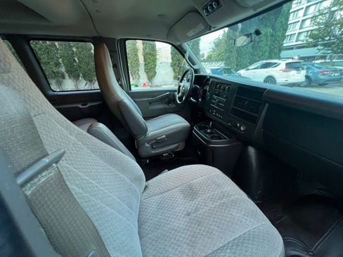 Used 2016 Chevrolet Express 3500 LT w/ LT Preferred Equipment Group image 22