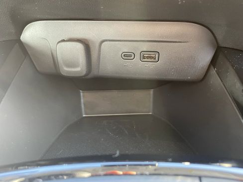 Certified 2026 Chevrolet Trax LT image 32