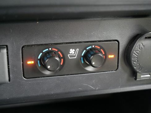 Used 2022 Toyota 4Runner Limited AWD/4WD image 28
