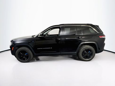 Used 2022 Jeep Grand Cherokee Limited 4xe w/ Luxury Tech Group II AWD/4WD image 8