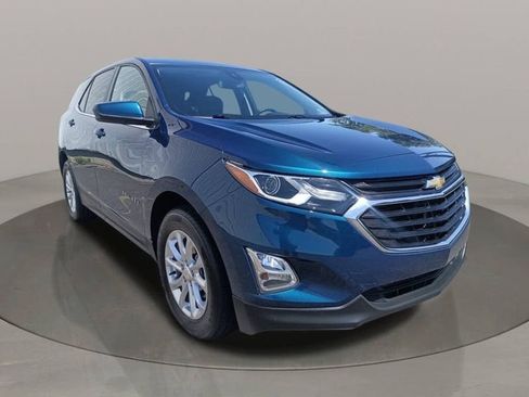 Used 2020 Chevrolet Equinox LT w/ Driver Convenience Package image 9