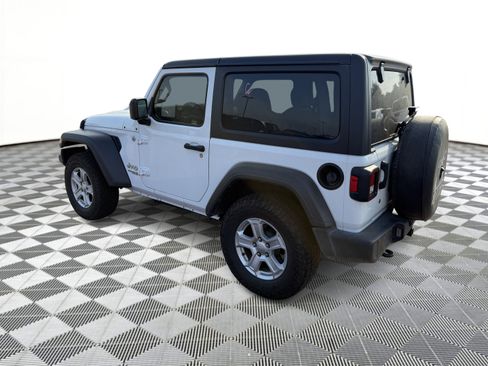 Used 2020 Jeep Wrangler Sport AWD/4WD image 3