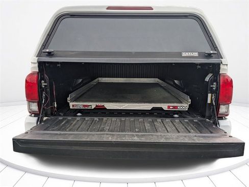 Used 2020 Toyota Tacoma SR image 12