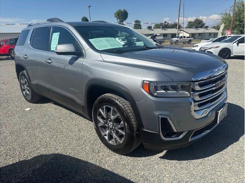 Used 2023 GMC Acadia SLT FWD image 3
