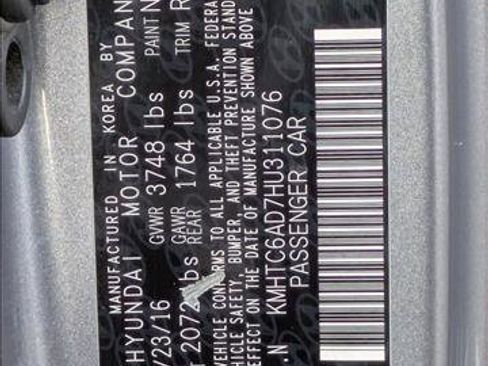 Used 2017 Hyundai Veloster image 24