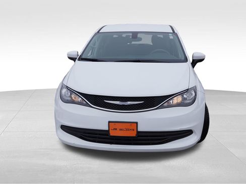 Certified 2017 Chrysler Pacifica LX image 12