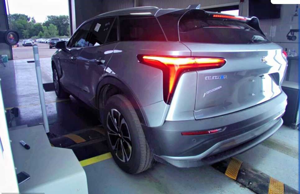 Used 2024 Chevrolet Blazer EV LT AWD/4WD image 5