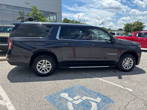 Used 2024 Chevrolet Suburban LT AWD/4WD image 30