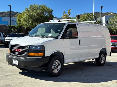 New 2025 GMC Savana 2500 w/ Driver Convenience Package RWD image 4