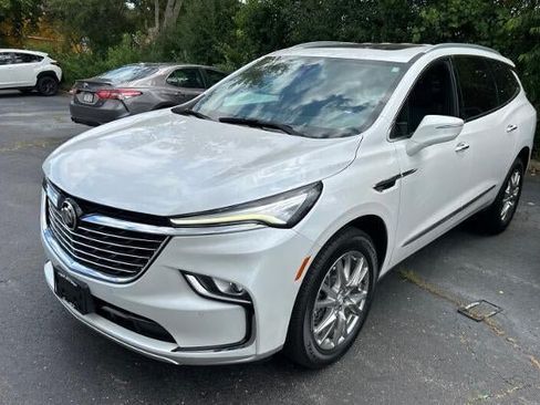 Used 2023 Buick Enclave Essence w/ Experience Buick Package AWD/4WD image 1
