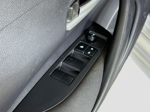 Used 2020 Toyota Corolla LE w/ Carpet Mat Package (TMS) FWD image 24