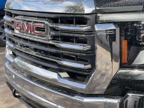 Used 2024 GMC Sierra 2500 SLT w/ SLT Premium Package AWD/4WD image 11