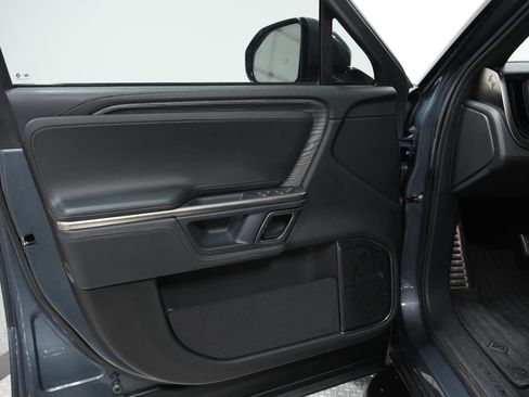 Used 2023 Rivian R1S Adventure image 20