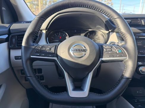 Used 2022 Nissan Rogue Sport SL image 17