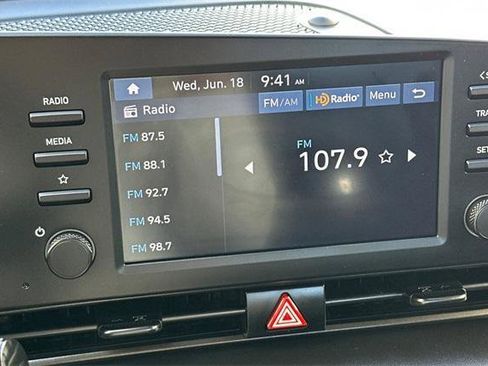 Certified 2025 Hyundai Elantra Sport image 18