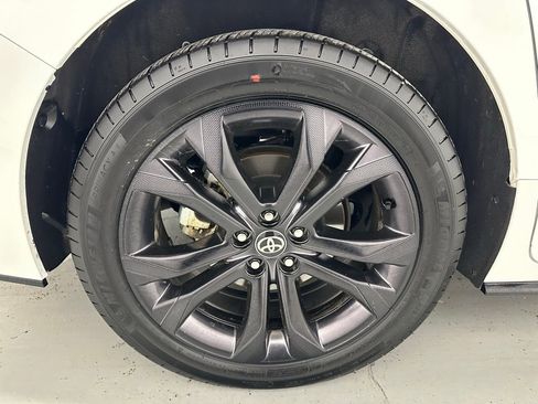 Used 2025 Toyota Sienna XSE image 71