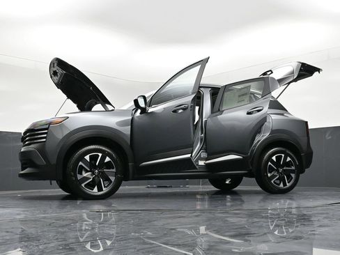 New 2026 Nissan Kicks SV w/ SV Premium Package AWD/4WD image 37