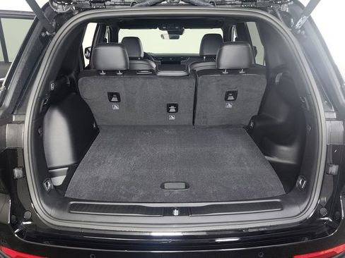 New 2025 Jeep Grand Cherokee Limited w/ Black Appearance Package image 10