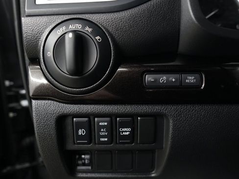 Used 2018 Nissan Titan SL w/ Midnight Edition image 25