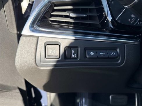 Certified 2024 Cadillac XT6 Sport w/ Platinum Package image 32