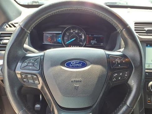 Used 2017 Ford Explorer XLT AWD/4WD image 8