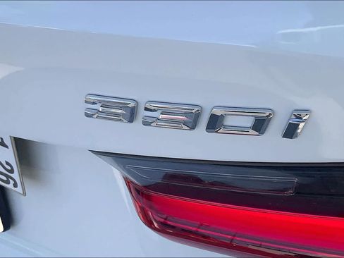 Used 2022 BMW 330i Sedan w/ M Sport Package RWD image 7