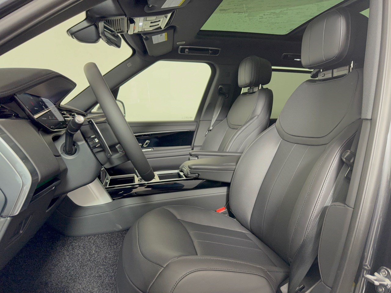 New 2026 Land Rover Range Rover Long Wheelbase SE AWD/4WD image 5