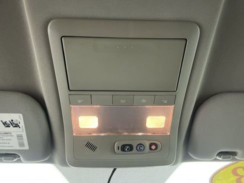 Used 2013 Chevrolet Captiva Sport LS image 24