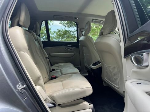Used 2019 Volvo XC90 T6 Momentum AWD/4WD image 14