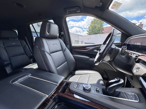 Used 2022 Cadillac Escalade Luxury AWD/4WD image 20